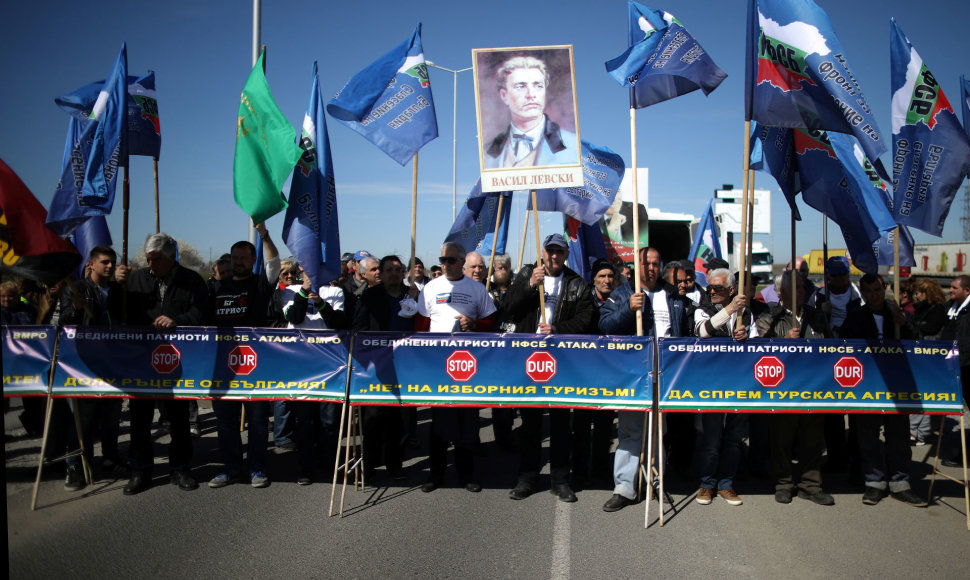 Bulgarai aktyvistai prie sienos su Turkija