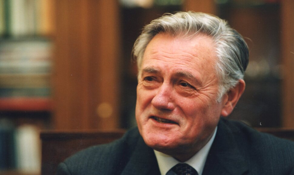 Valdas Adamkus