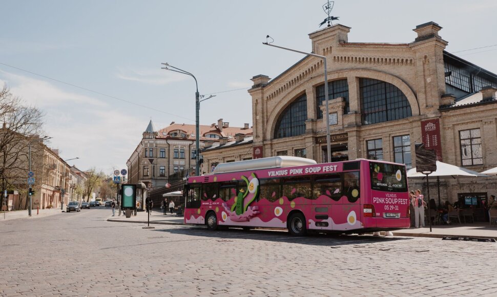 &Scaron;altibar&scaron;čių festivalio autobusas