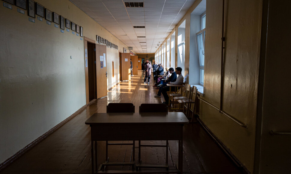Abiturientai laiko valstybinį lietuvių kalbos egzaminą