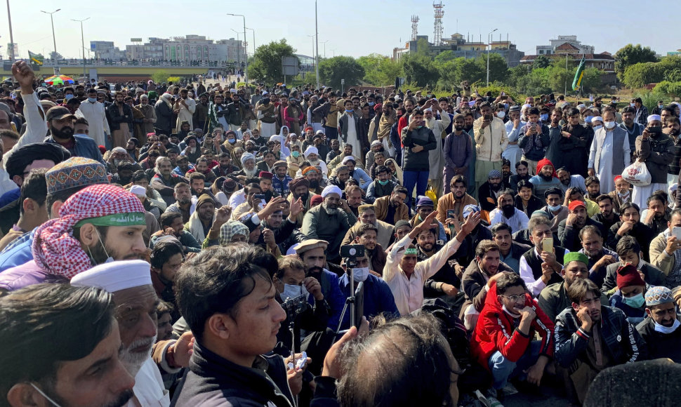 Pakistano sostinė blokuota dėl protestų prieš Prancūziją