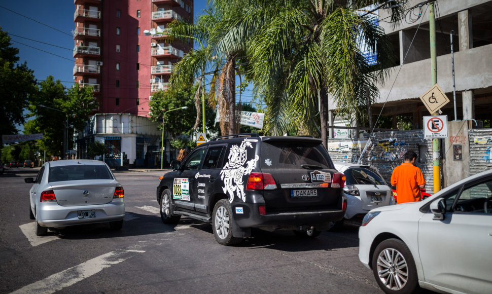 „General Financing team Pitlane“ komanda atsiėmė „Toyota Hilux“