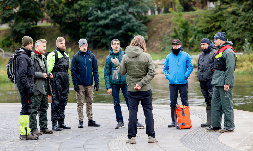 Prie 15-mečio paieškos prisijungė vandens motociklininkai ir baidarininkai