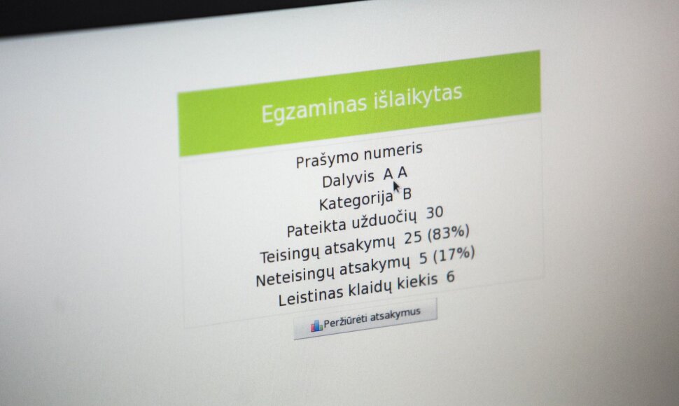 Parodomasis vairavimo teorijos egzaminas „Regitroje“