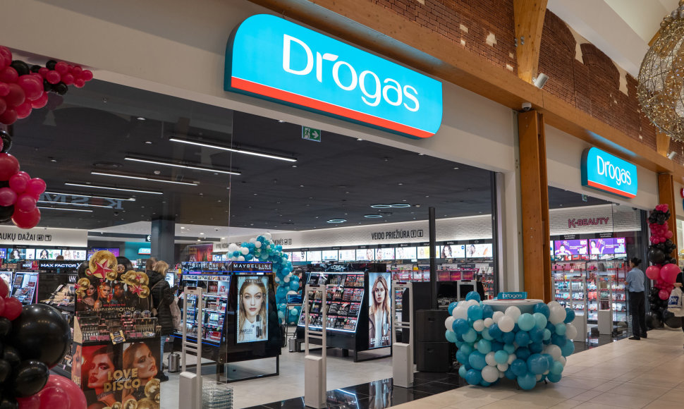 Prekybos centre „Mega“ atidaryta naujos koncepcijos „Drogas“ parduotuvė