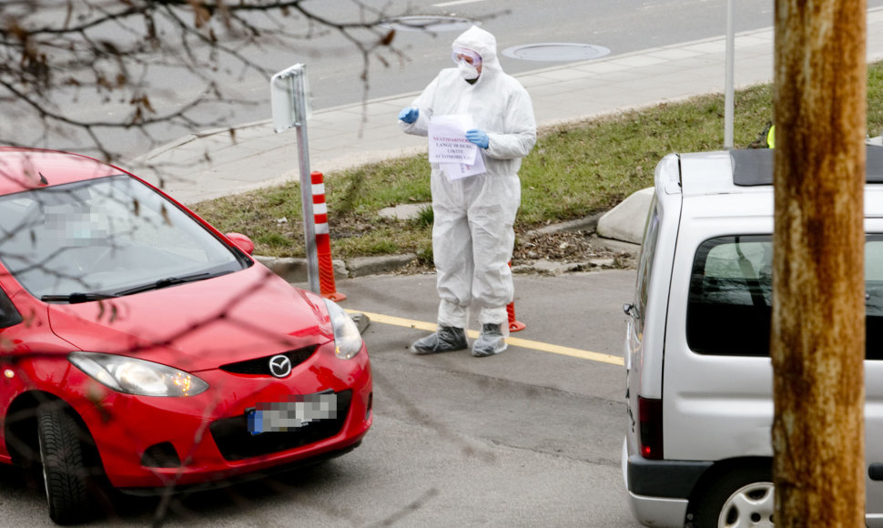 Mobili koronaviruso mėginių paėmimo stotelė Vilniuje