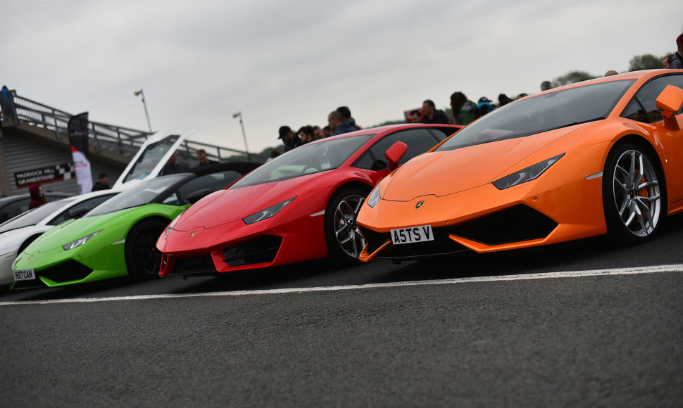 Superautomobilių ekspozicija „Blancpain GT Series Sprint Cup“ lenktynių metu