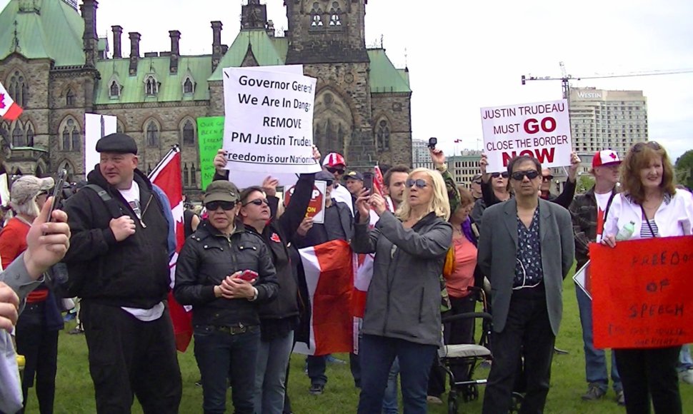 Otavoje į JAV ultradešiniųjų žiniasklaidos reklamuotą demonstraciją prieš J.Trudeau susirinko nedaug žmonių