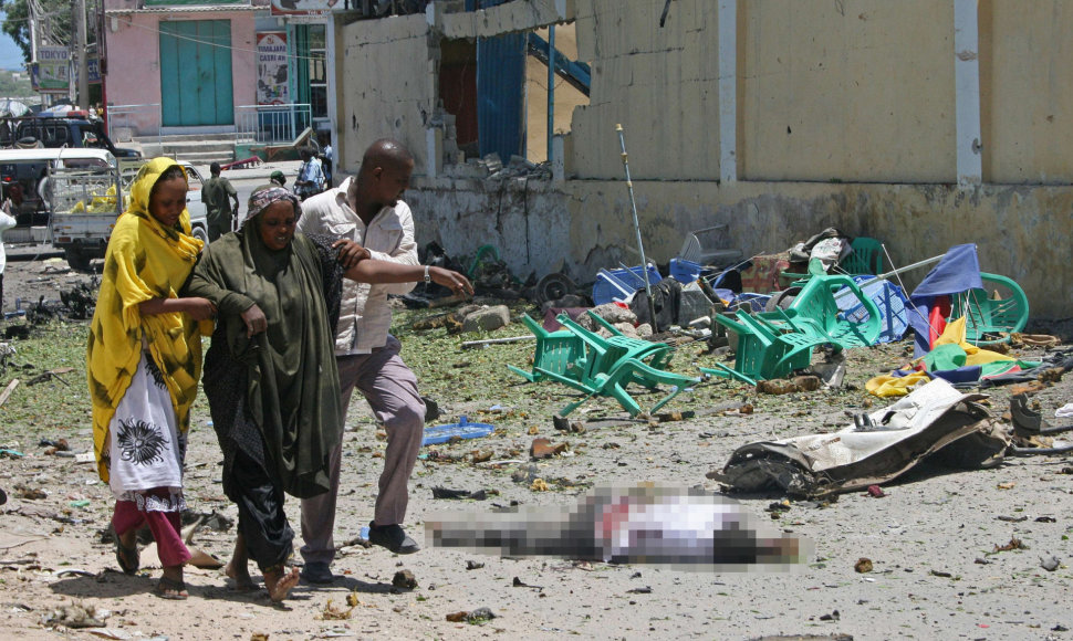 Somalyje „al Shebab“ sukilėliai surengė išpuolį prieš Švietimo ministeriją