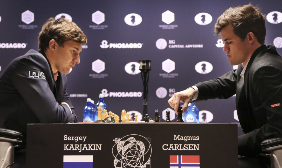 Sergejus Karjakinas ir Magnusas Carlsenas