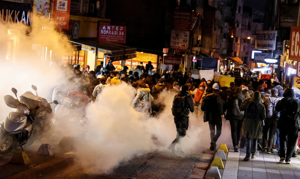 Ankaroje vaikomas studentų protestas