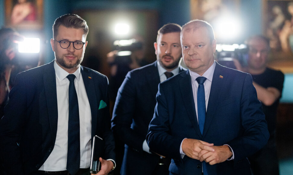 Lukas Savickas, Saulius Skvernelis