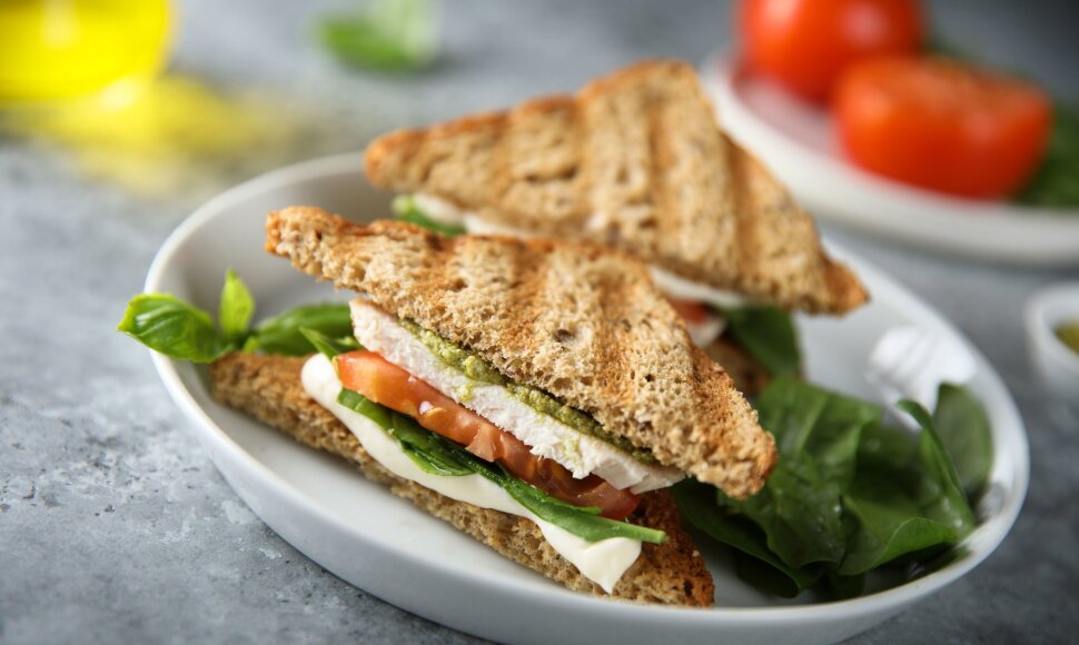 „Caprese“ vištienos sumuštinis