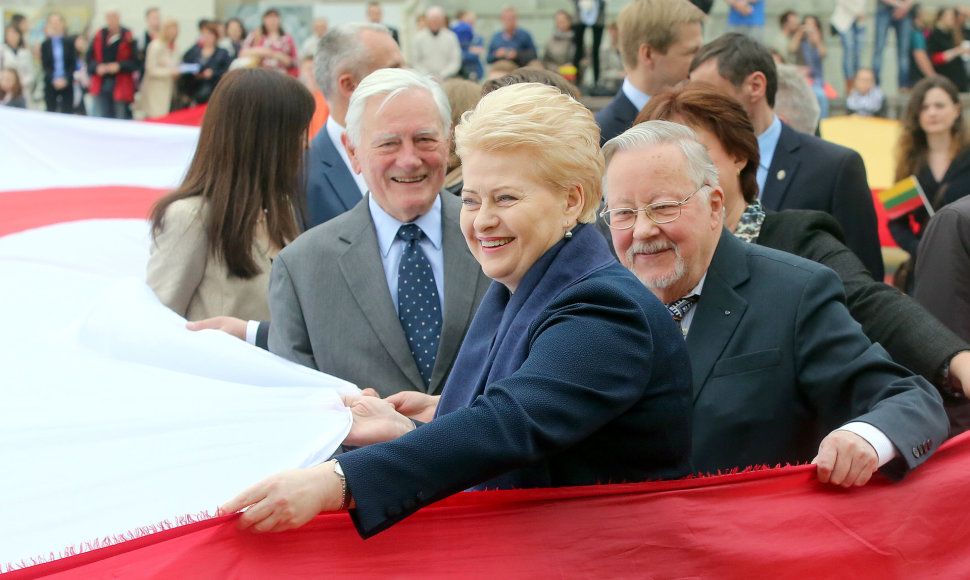 V.Adamkus, D.Grybauskaitė ir V.Landsbergis. Katedros aikštė, Vilnius. 2015 m.