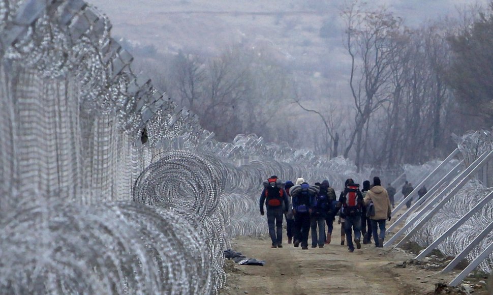 Migrantai prie tvoros Makedonijoje
