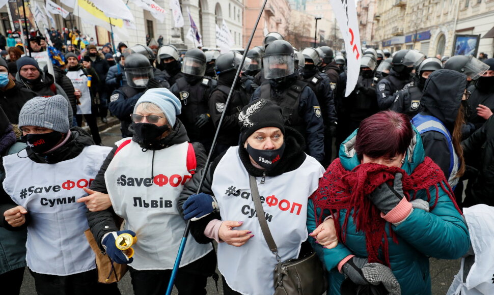 Ukrainos policija neleido karantino priešininkams pasistatyti palapinių Kijevo centre