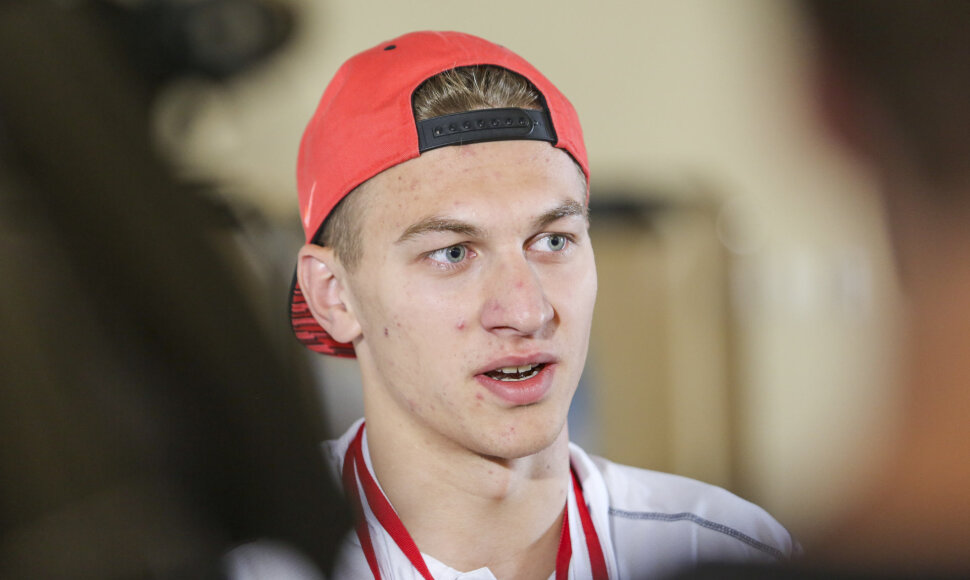Į Vilnių grįžo pasaulio jaunimo plaukimo čempionas Andrius &Scaron;idlauskas