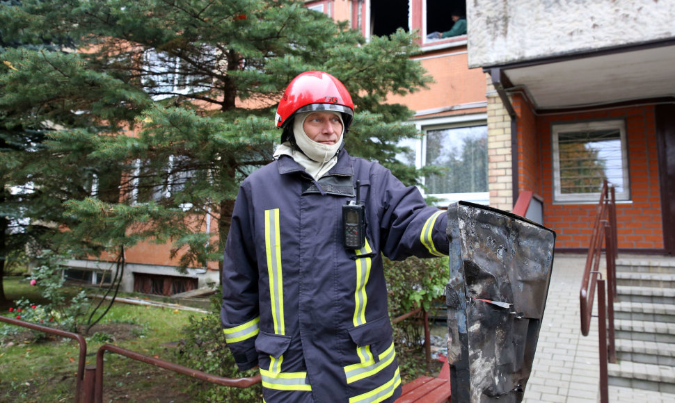 Kauno daugiabutyje kilo gaisras