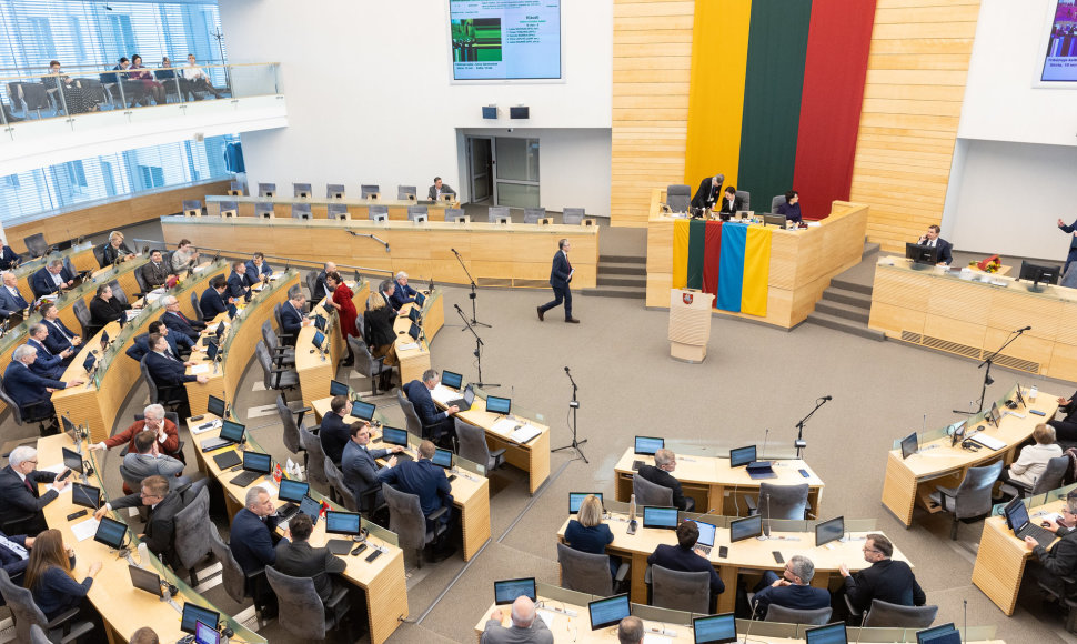 Seimas susirinko į neeilinę sesiją