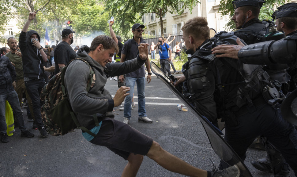 Sveikatos paso priešininkų protestas Prancūzijoje