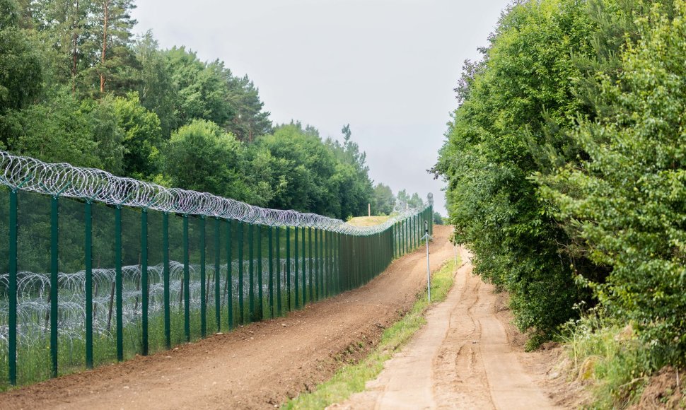 Ministrė A. Bilotaitė susipažino su pasienio juostoje jau esama infrastruktūra ir patrulio tako įrengimo darbų eiga