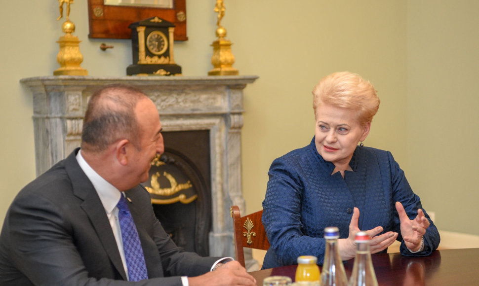 Prezidentė susitiko su Turkijos užsienio reikalų ministru Mevlüt Çavuşoğlu