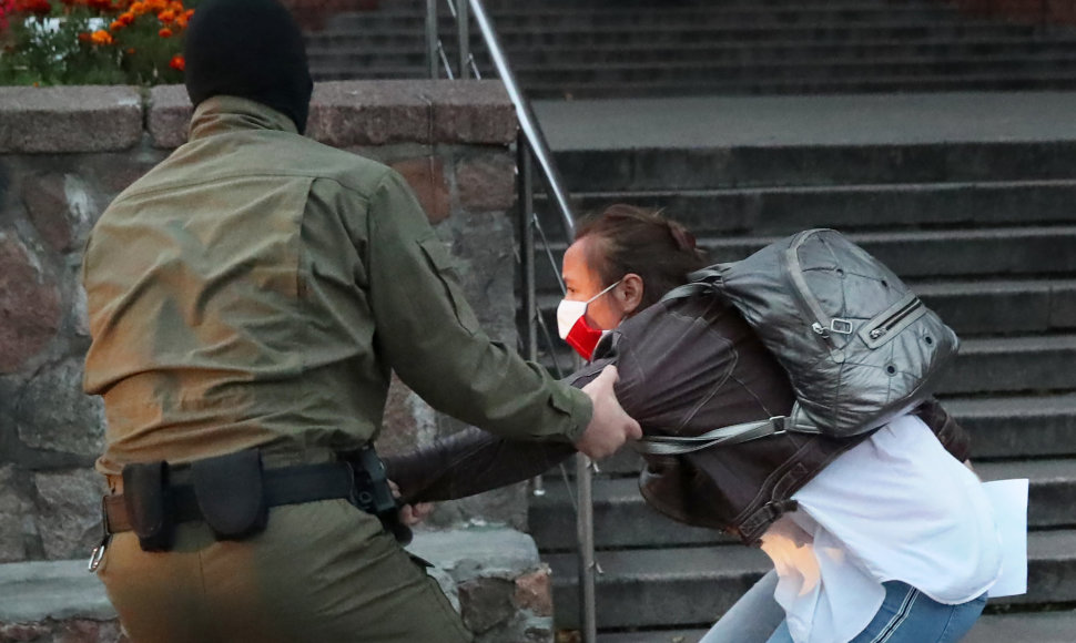Minske sulaikoma protestuotoja
