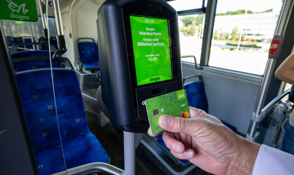 Pristatytas bekontaktis atsiskaitymas Kauno vie&scaron;ajame transporte