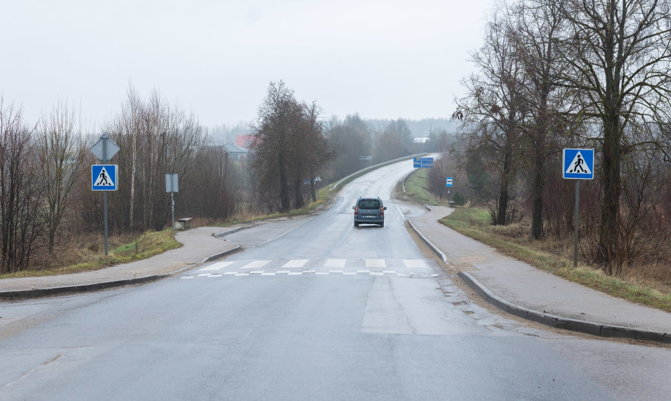 Neapšviesta perėja Vilniaus rajone