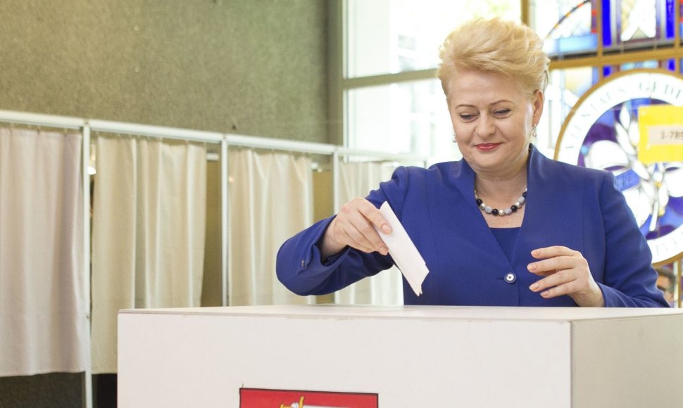 Dalia Grybauskaitė balsavo prezidento rinkimuose.