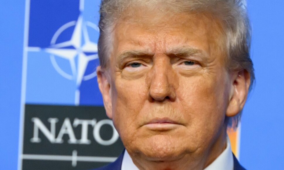 Donaldas Trumpas NATO susitikime Hagoje 