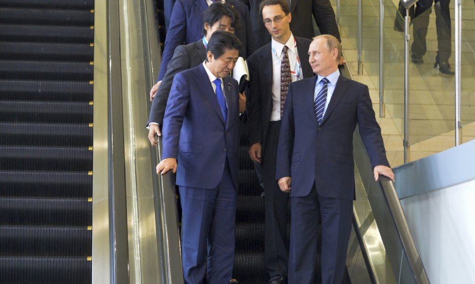 Shinzo Abe ir Vladimiras Putinas