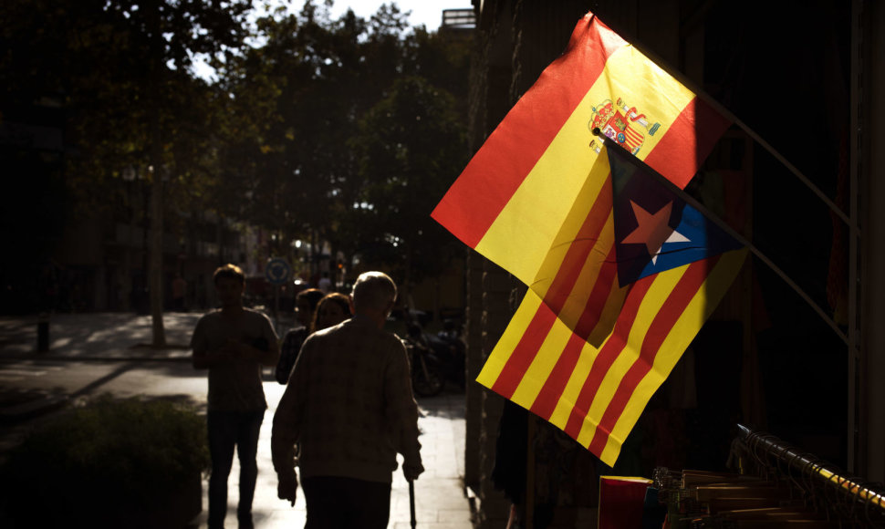 Ispanijos ir Katalonijos vėliavos