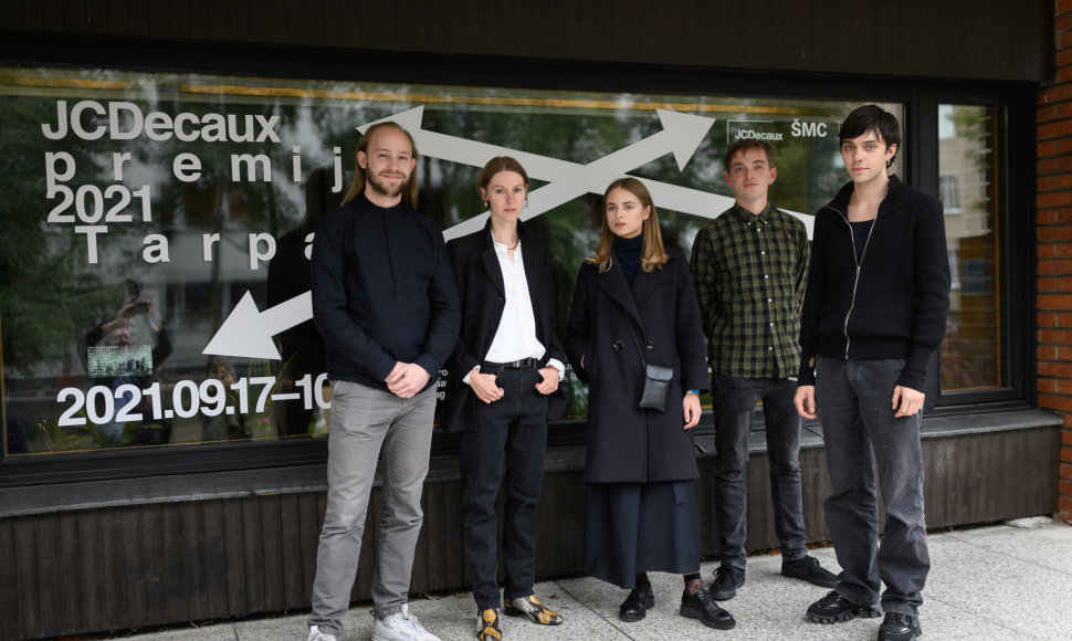 Parodos „JCDecaux premija. Tarpai“ dalyviai Maarten Brijker, Ieva Kotryna Ski, Eglė Razumaitė, Naglis Kristijonas Zakaras ir Deividas Vytautas Aukščiūnas