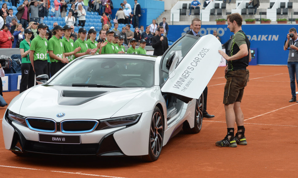 Andy Murray laimėjo BMW i8 automobilį