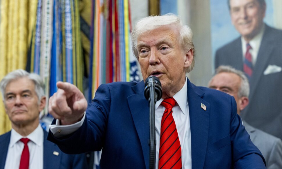 Donaldas Trumpas / Shawn Thew - Pool via CNP / picture alliance / Consolidated News Photos