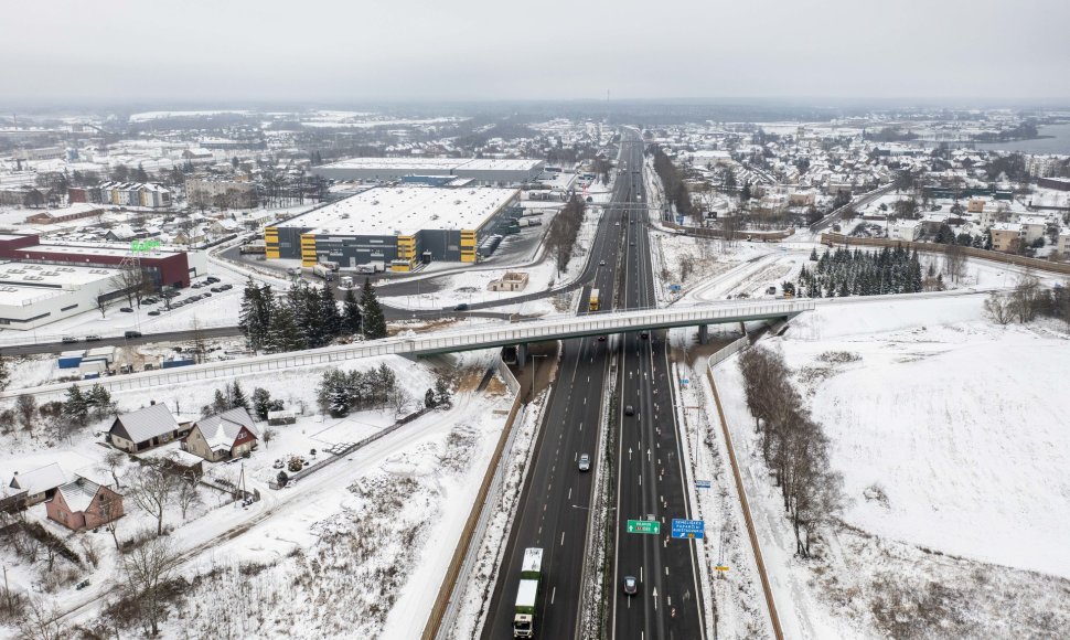 Naujas viadukas virš kelio Vilnius-Kaunas Vievyje