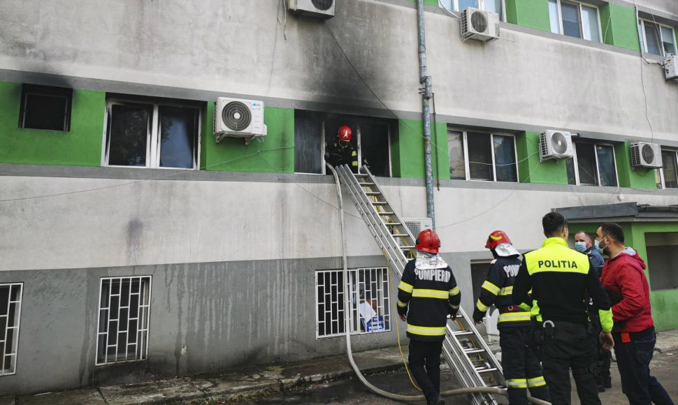 Per gaisrą Rumunijos ligoninėje žuvo mažiausiai 9 žmonės