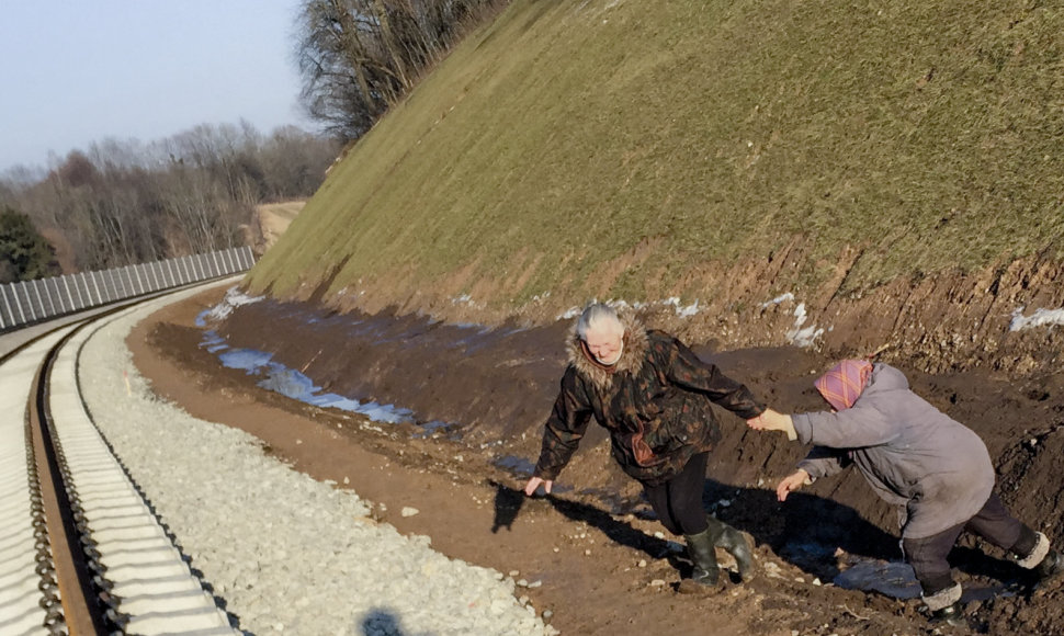 Pavytės kaimo gyventojų susisiekimo problemos Kauno rajone