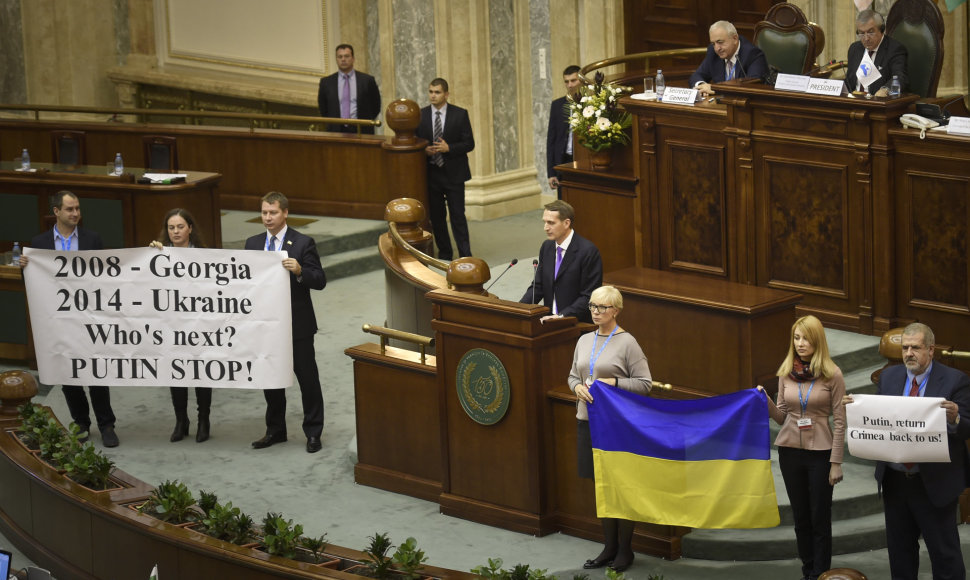 Sergejus Naryškinas nekreipė dėmesio į ukrainiečių protestą.
