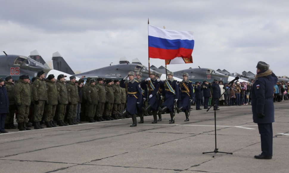 Rusijoje pasitikti iš Sirijos grįžę naikintuvų pilotai