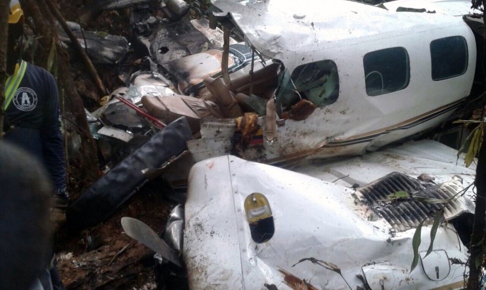 Sudužęs Kolumbijos kariuomenės lėktuvas „Cessna“