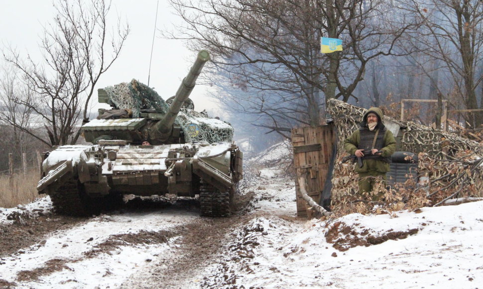 Ukrainiečių tankai, atitraukti nuo priešakinių fronto linijų