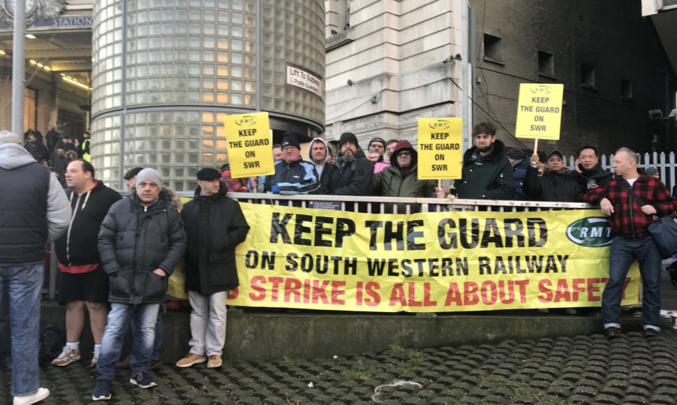 Protestai prie „Waterloo“ stoties