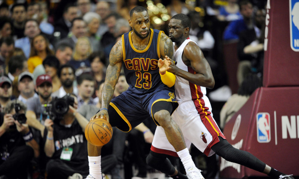 LeBronas Jamesas ir Loulas Dengas