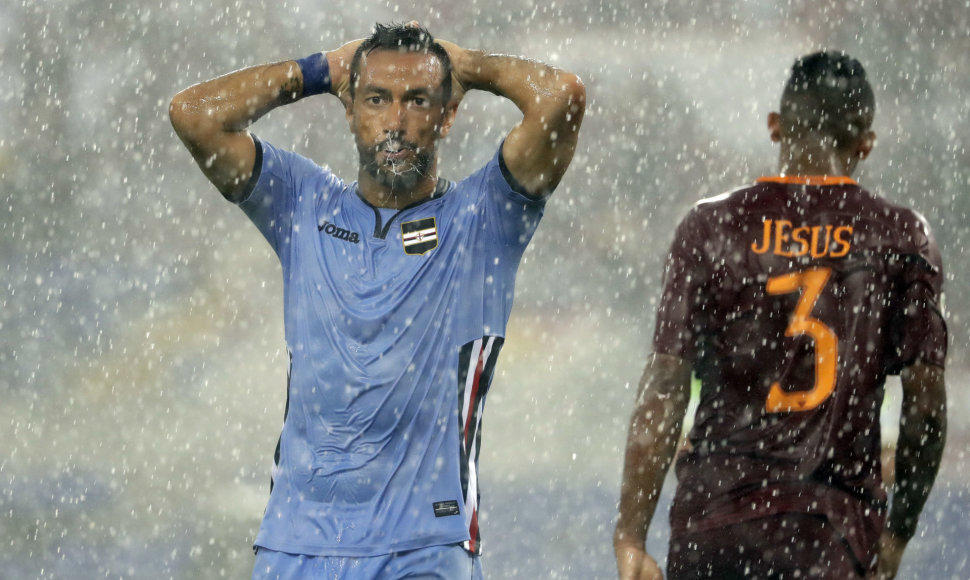 „Roma“ ir „Sampdoria“ susitikimas sustabdytas dėl lietaus