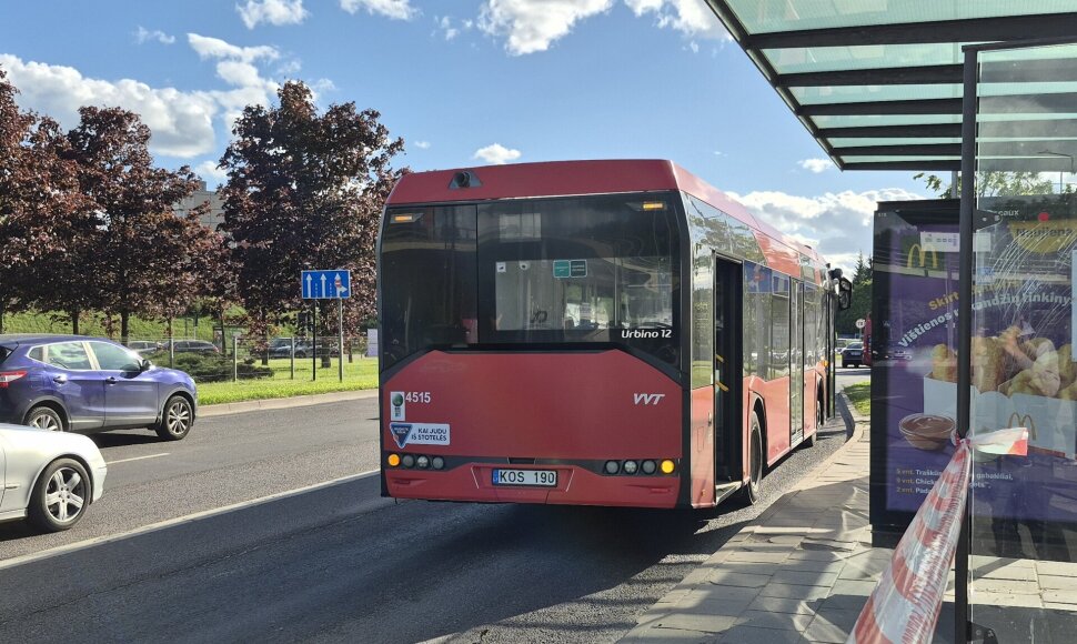 Vilniuje, Pilaitės prospekte, stotelėje autobusas pervažiavo moters koją