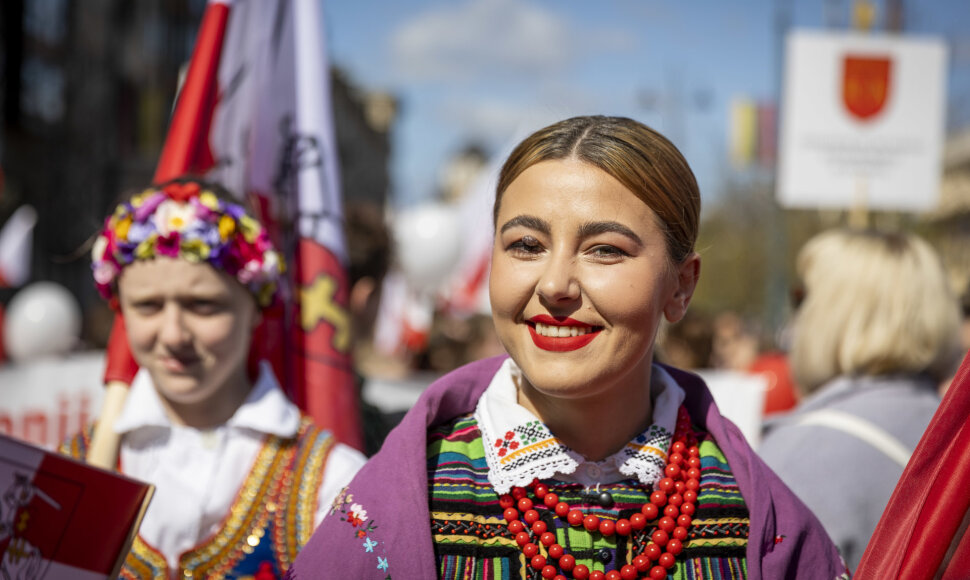 Sostinės gatvėse Lietuvos lenkai minėjo Gegužės 3-iosios Konstitucijos metines