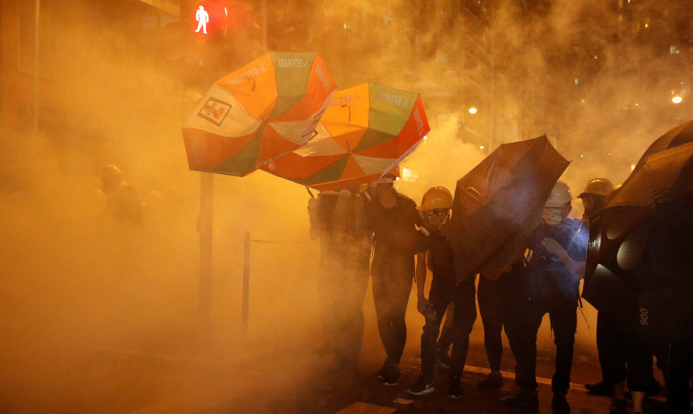 Protestuotojų ir policijos susirėmimas Honkonge