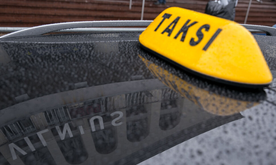 Taksi prie Vilniaus oro uosto